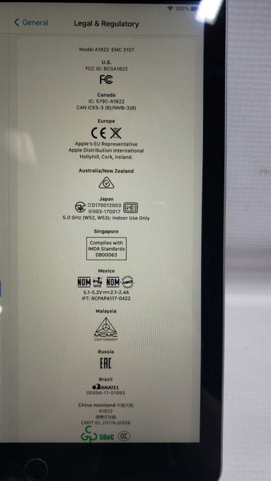 Apple iPad 5th Gen A1822 9.7\\" 128G WiFi Space Gray Unlocked [