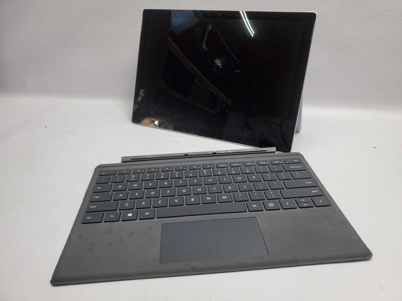 Microsoft Surface Pro 5, model 1724, i5-7300U 8GB DDR3 256GB Storage |