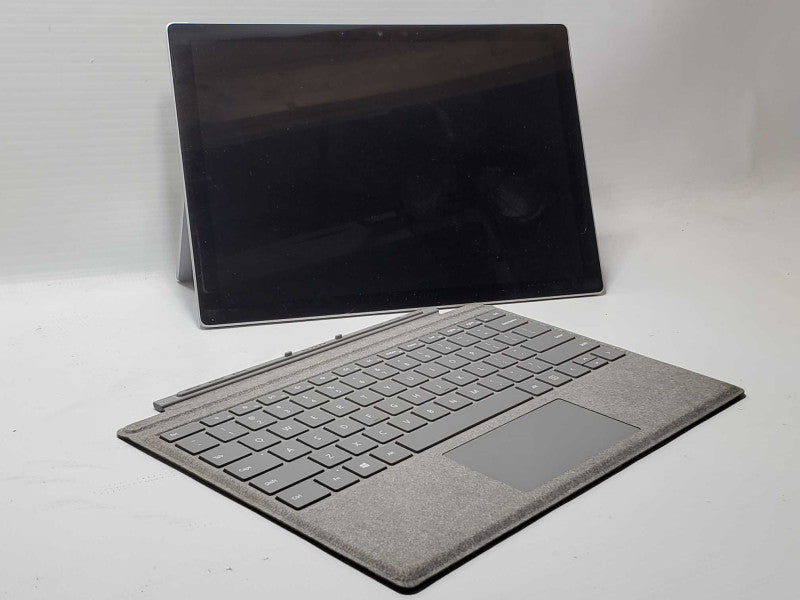 Microsoft Surface Pro Model 1866, Core i3 1.2GHz 4GB DDR3 120GB Storage (READ) |