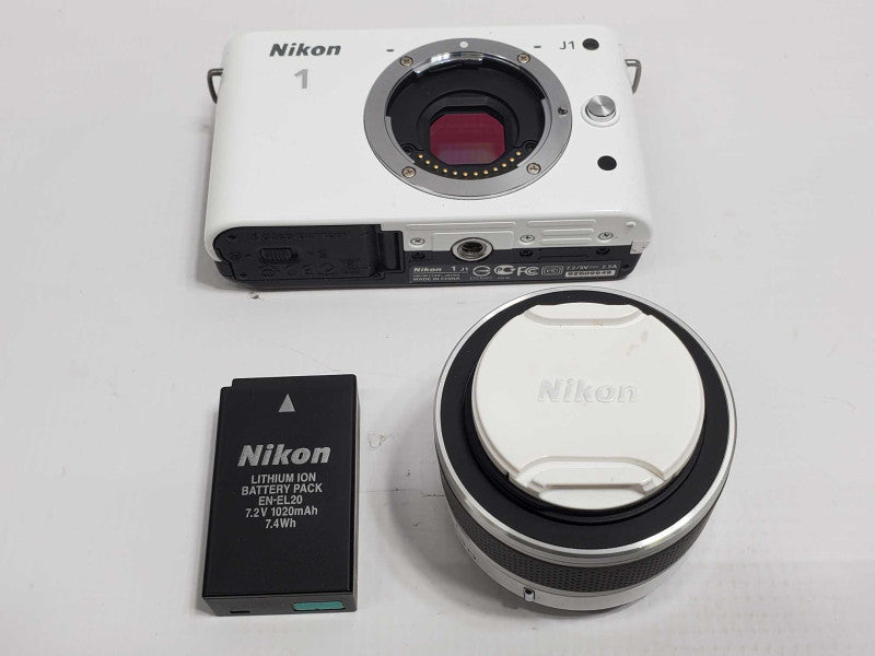 Nikon 1 J1 10.1MP Mirrorless Digital Camera with 10-30mm Lens (AS-IS) |
