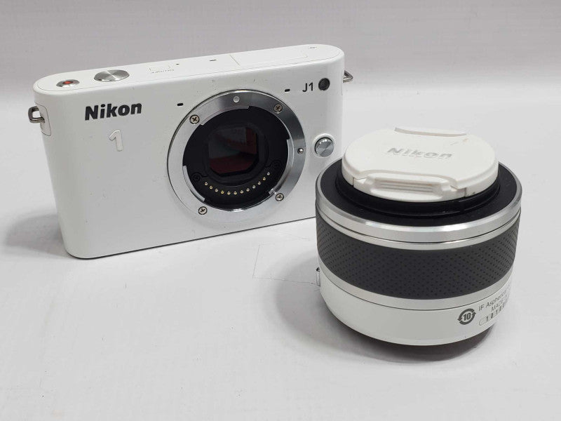 Nikon 1 J1 10.1MP Mirrorless Digital Camera with 10-30mm Lens (AS-IS) |