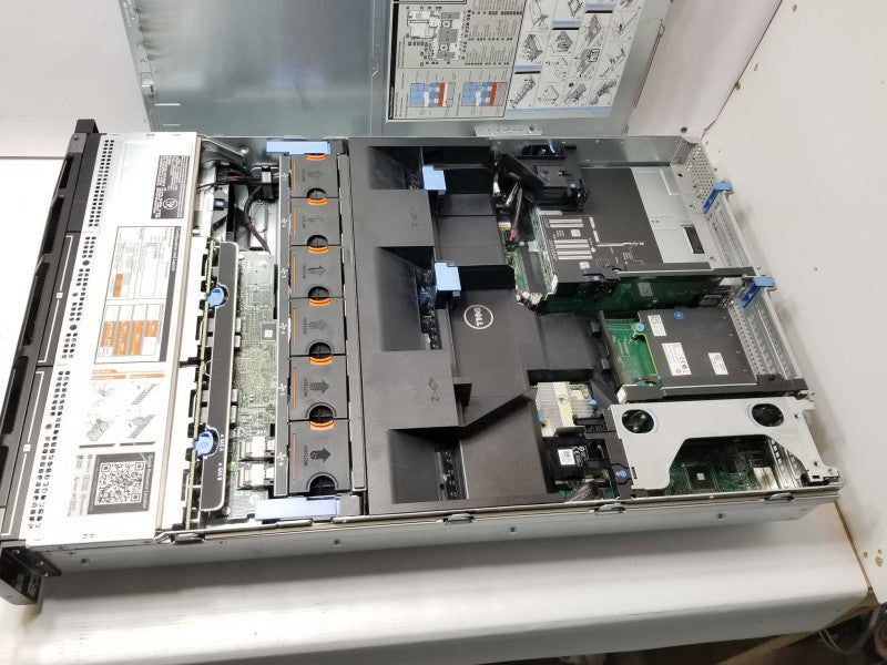 Dell PE R720, 2x Xeon E5-2650 2.0GHz, 16GB RAM, H710P Mini, 2x PSU, 2.5\\" _