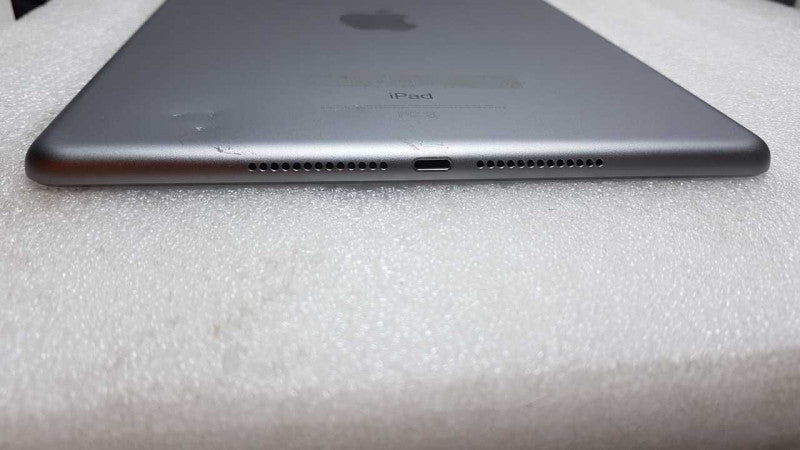 Apple iPad A1823 5th generation Carrier Unlocked Fact reset 128GB READ #