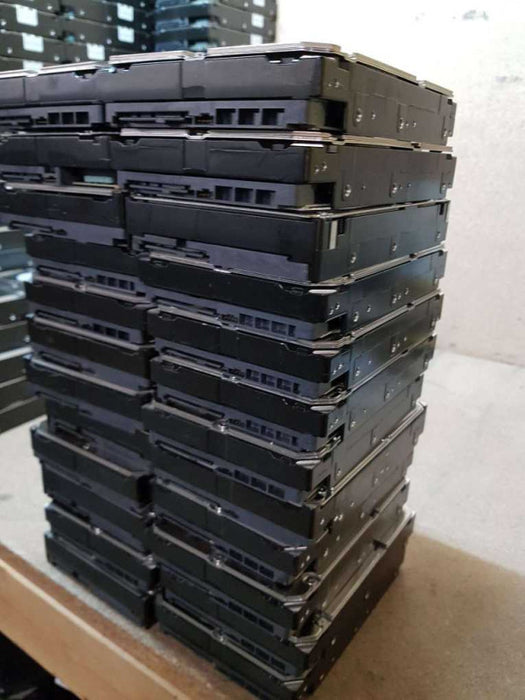 One box of 600GB 3.5\\'\\' SAS HDDs mixed brands - 24 PCS