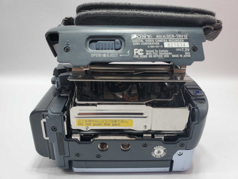 Sony Handycam DCR-TRV19 MiniDV Tape Camcorder |