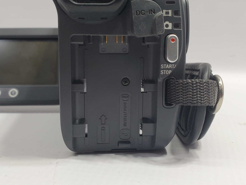 Sony Handycam DCR-DVD305 Digital Camcorder (READ) |