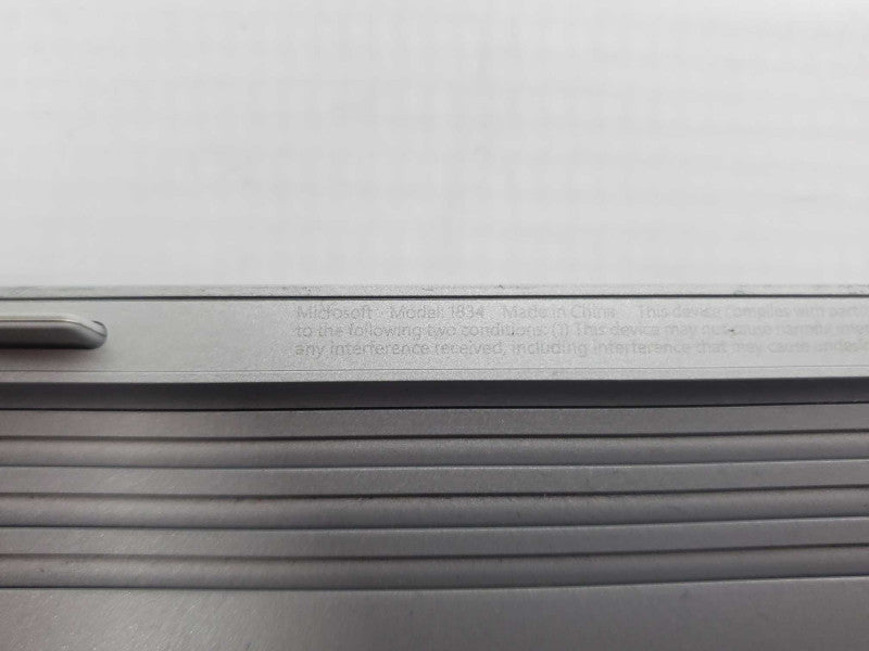 Microsoft Surface Book 1832 i5-7300U 8GB DDR3 256GB Storage (READ) |