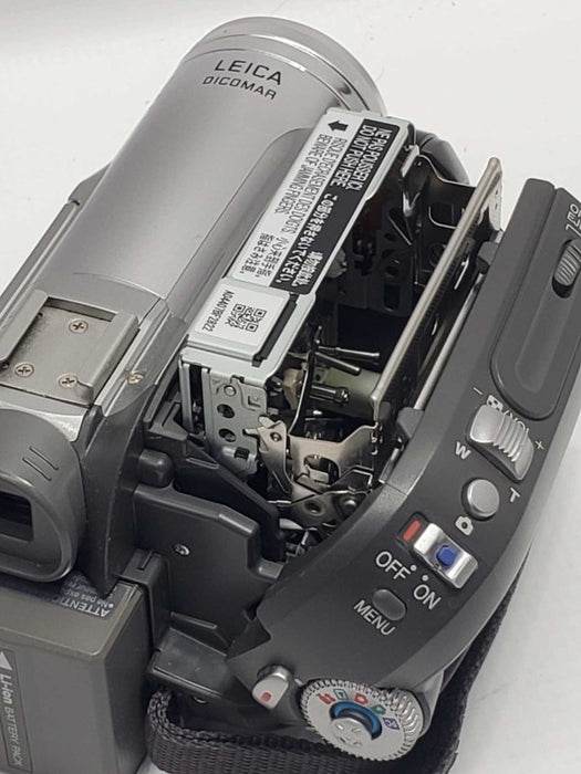Panasonic PV-GS320 MiniDV Digital Camcorder |