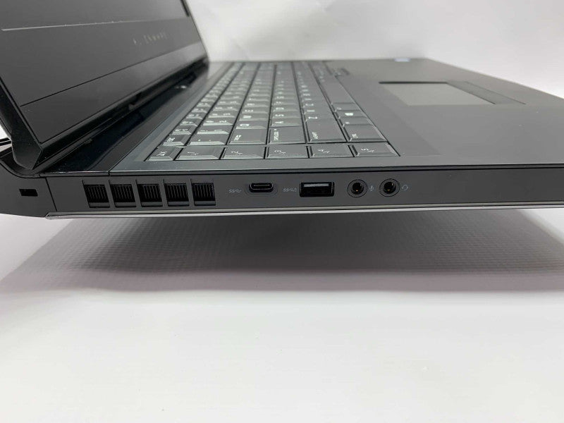 DELL Alienware 17 R4 with Intel i7 7th gen CPU NO RAM & NO HDD/SSD/M.2 READ  -