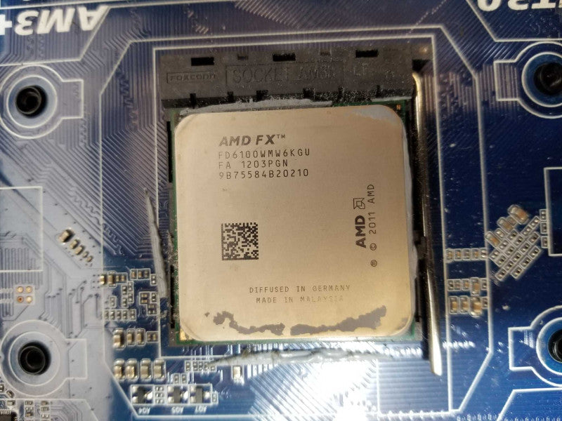 Gigabyte GA-990XA-UD3 board w/ AMD CPU and 8GB RAM, with Case Read _