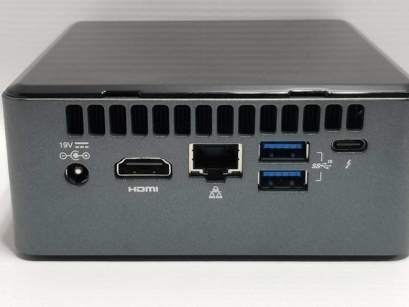 Intel NUC8BEH, i7-8559U  2.70GHz/ 8GB DDR4, Intel Iris 655, 240GB SSD, NO AC ~