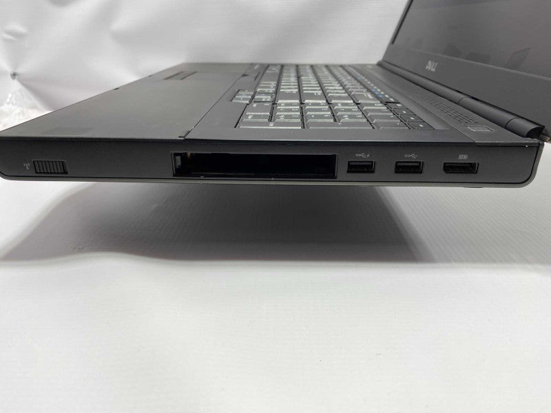 17\\" DELL Precision M6800 with i5-4340M CPU 8GB RAM & 220GB SSD READ  -