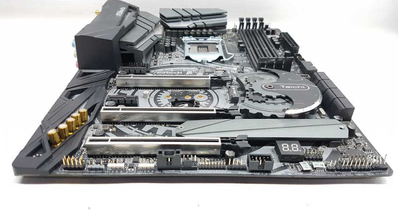 Asrock Z390 Taichi Mo therboard / READ BELOW #