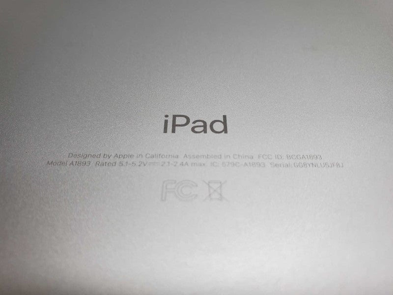 Apple iPad 6th Gen - 32 GB - Gray [Read - Cracked Screen] (