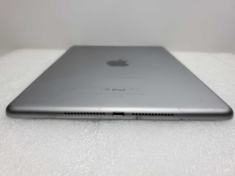 Apple iPad 5th Gen - 128 GB - Gray [Read - Cracked Screen] (