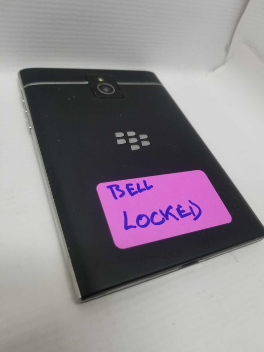 BlackBerry Passport Passport - 32GB - Black, Bell Locked. ~