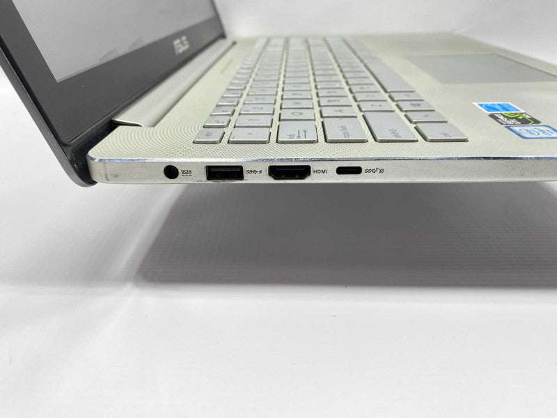 TouchScreen ASUS UX501V with i7-6700HQ 16GB RAM & 256GB SSD storage  -