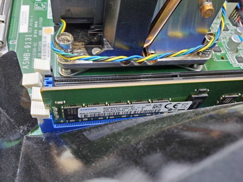 FireEye FEI-016 Xeon E5-2620 v4 @ 2.1 GHz 16GB DDR4 12x 3.5\\" No HDD [READ] (
