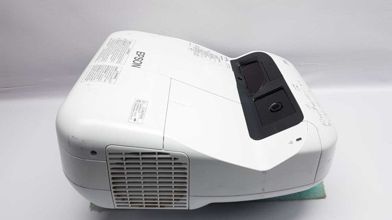 Epson LCD Projector H665A 129 lamp hours see photos HD Throw #