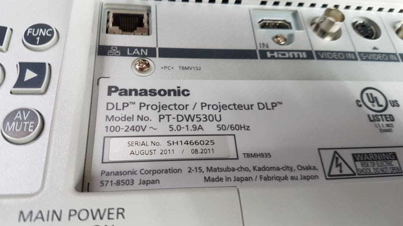 Panasonic DLP Projector PT-DW530U DLP 4000 Lumens / READ #