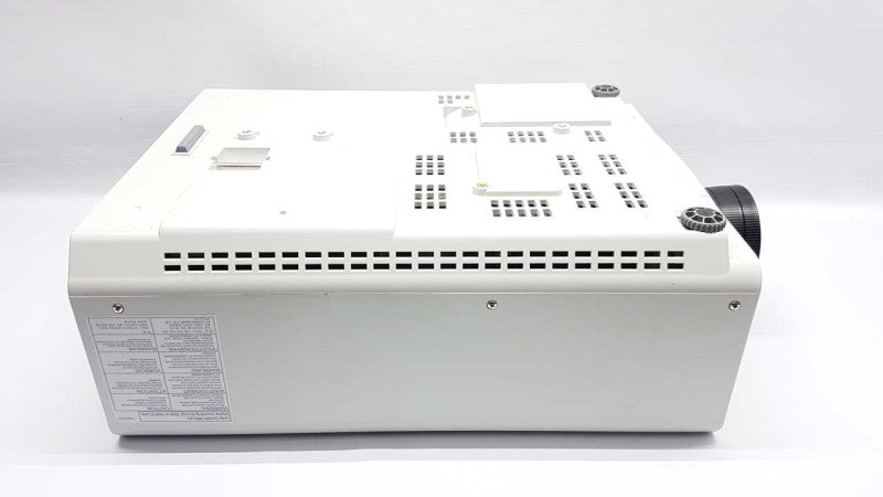 Panasonic DLP Projector PT-DW530U DLP 4000 Lumens / READ #