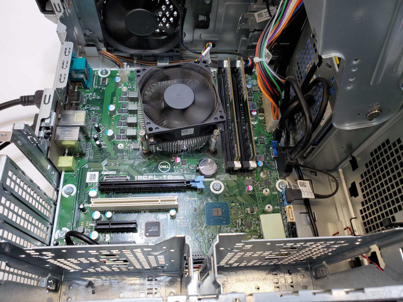 Dell Precision 3630 Xeon E-2124G @ 3.4GHz 16GB DDR4 3x 3.5\\" No HDD (