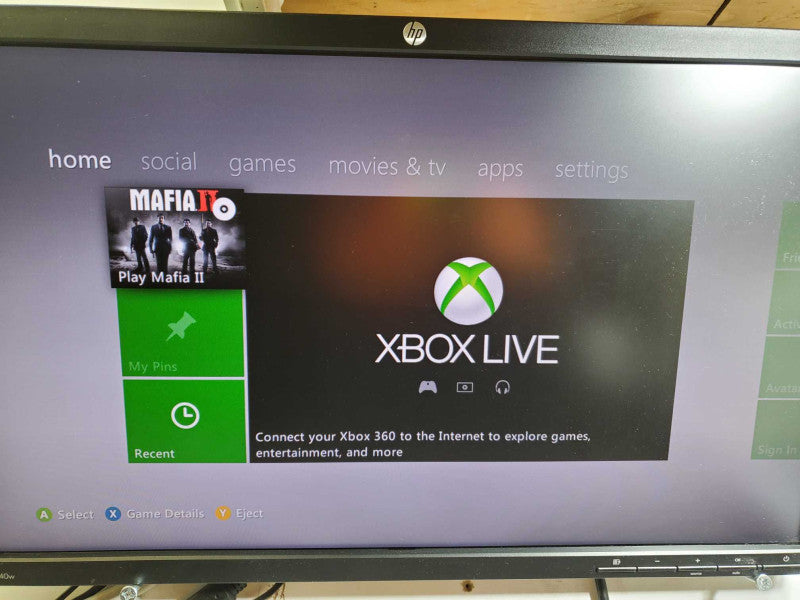 Xbox 360 S console 1439 250GB with 2x controllers, & Mafia II disk +
