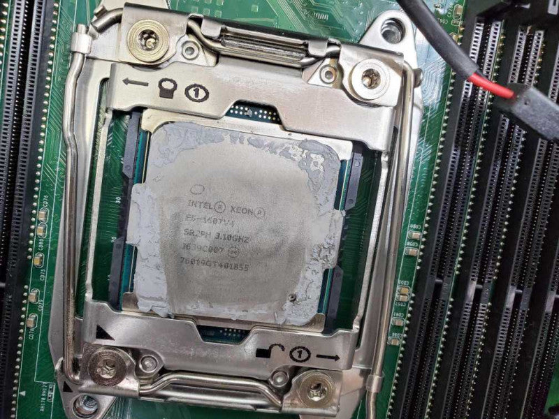 Dell Precision T5810 Xeon E5-1607 v4 3.1GHz No RAM No HDD No GPU