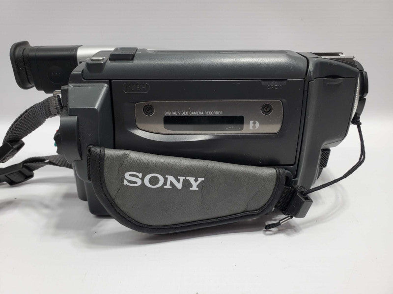 Sony Digital Handycam DCR-TRV120 Digital 8 Camcorder (AS-IS) |
