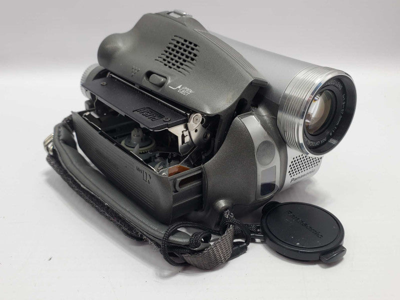 Panasonic PV-GS29 MiniDV Camcorder |