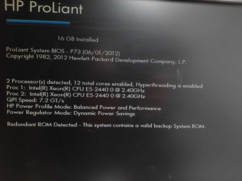HP ProLiant DL360e Gen8 2x Xeon E5-2440 16GB RAM B320i RAID CONTR No HDD READ