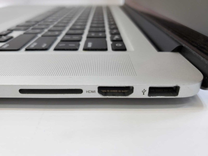 MacBook Pro 2015 15\\" Core i7-4770HQ @ 2.2GHz 16GB DDR3 250GB SSD (