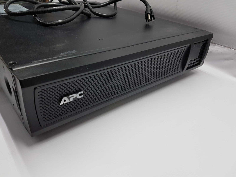 APC SMX1500RM2UNC 8 Outlets Uninterruptible Power Supply / READ #