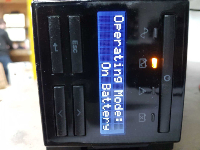 APC SMX1500RM2UNC 8 Outlets Uninterruptible Power Supply / READ #