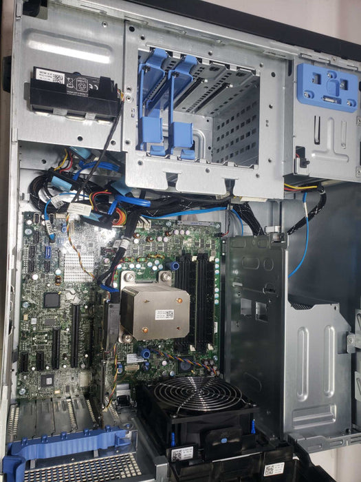 Dell PowerEdge T310 Server - Xeon X3440, 16 GB RAM FOR PARTS ONLY
