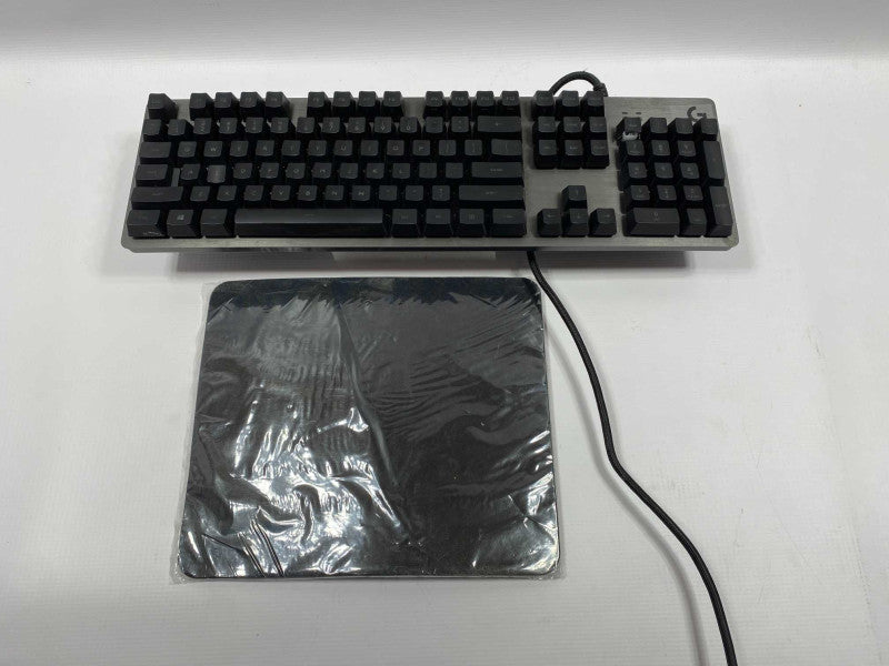 Logitech G513 Carbon (TACTILE) RGB Mechanical Gaming Keyboard + Mouse Pad READ -