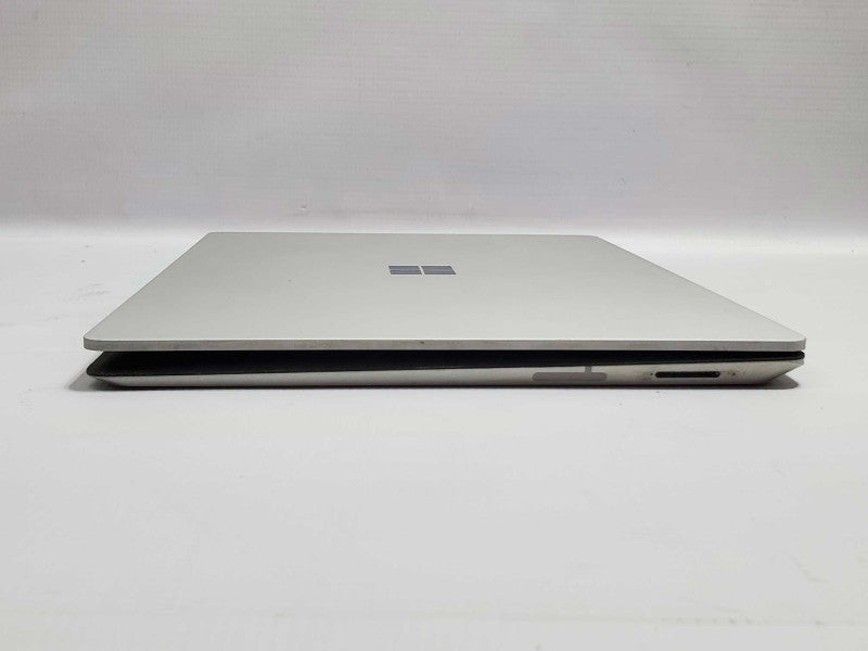 MicroSoft Surface Laptop 1769 i5-7300U 2.6GHz 8GB DDR4 128GB Storage (READ) |