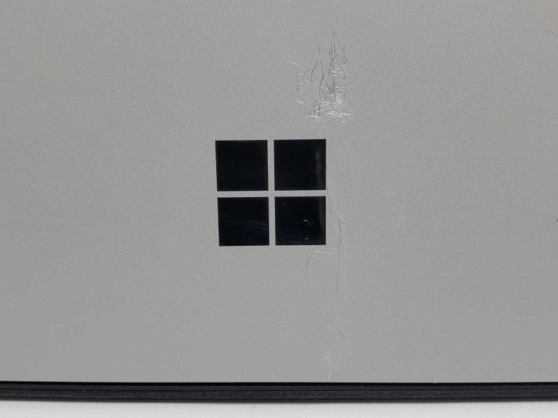 Microsoft Surface Pro 4 1724 i7-6650U 2.2GHz 8GB RAM 256GB Storage |