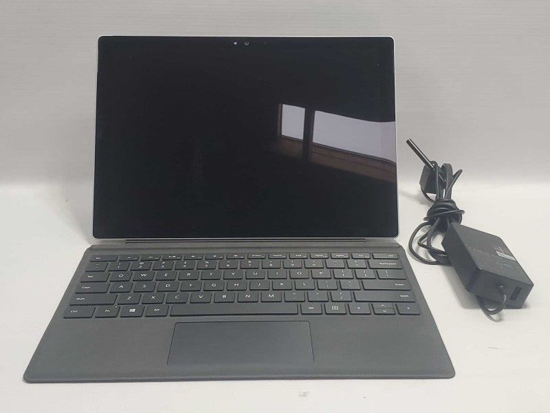 Microsoft Surface Pro 4 1724 Core m3 0.9GHz 4GB RAM 128GB Storage |