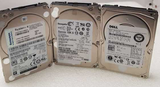 A box of 600GB 2.5\\'\\' SAS HDDs mixed brands - 84 PCS