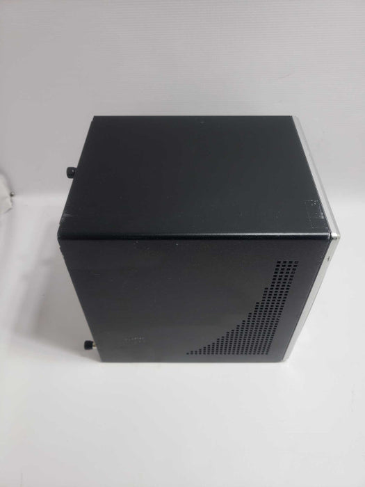 Thecus N5200 Network Attached Storage With (5) 3.5\\" Bays With Caddies NO HDDs )
