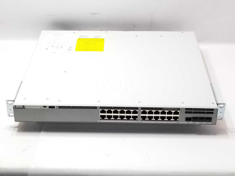 Cisco C9300L-24P-4G-E 24-Port Gig PoE+, 4X1G uplinks, Factory reset _