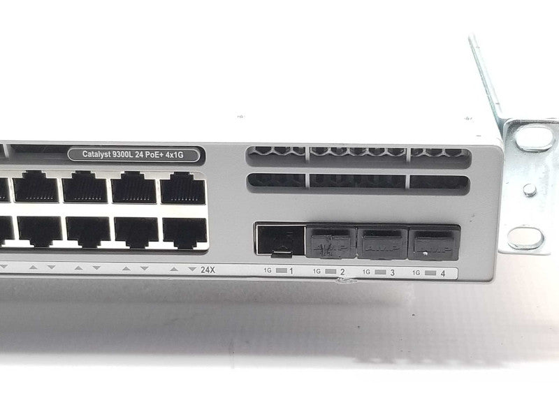 Cisco C9300L-24P-4G-E 24-Port Gig PoE+, 4X1G uplinks, Factory reset _