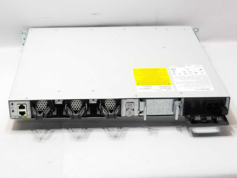 Cisco C9300L-24P-4G-E 24-Port Gig PoE+, 4X1G uplinks, Factory reset _