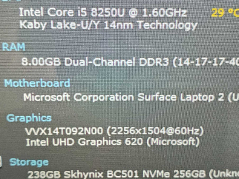 Microsoft Surface Laptop 2 (1769) i5-8250U 8GB RAM 256GB Storage (READ) |
