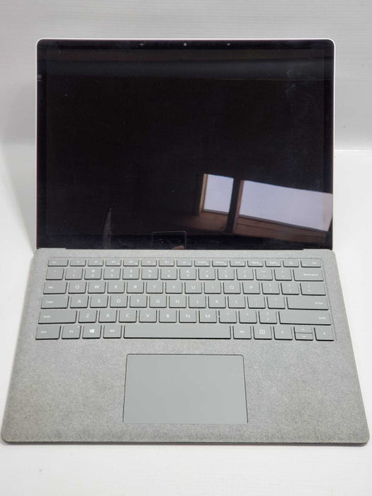 Microsoft Surface Laptop 2 (1769) i5-8250U 8GB RAM 256GB Storage (READ) |
