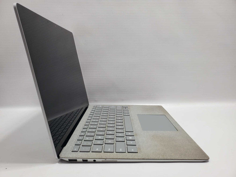 Microsoft Surface Laptop 2 (1769) i5-7200U 8GB RAM 256GB Storage (READ) |