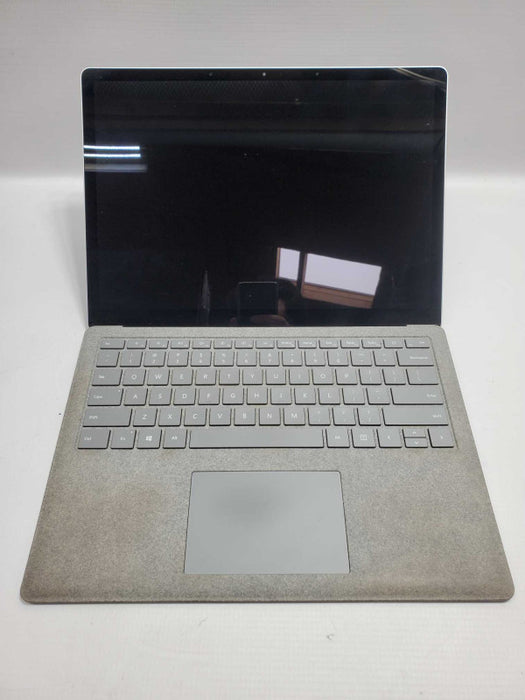 Microsoft Surface Laptop 2 (1769) i5-7200U 8GB RAM 256GB Storage (READ) |