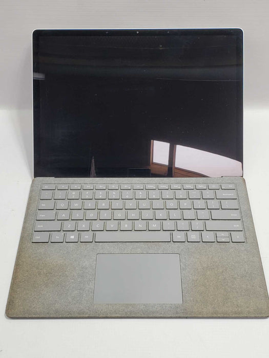 Microsoft Surface Laptop 2 (1769) i5-7200U 4GB RAM 128GB Storage |