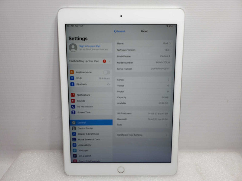Apple iPad Air 2 - 9.7\\" - 64GB - White [A1566] (